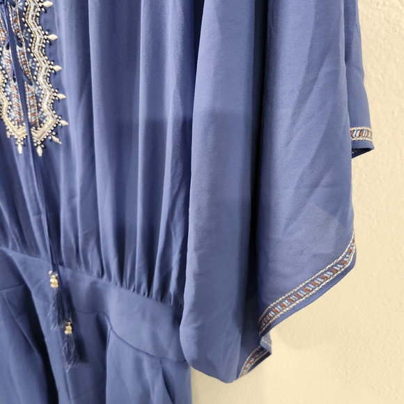 White House Black Market embroidered romper - Picture 5 of 8